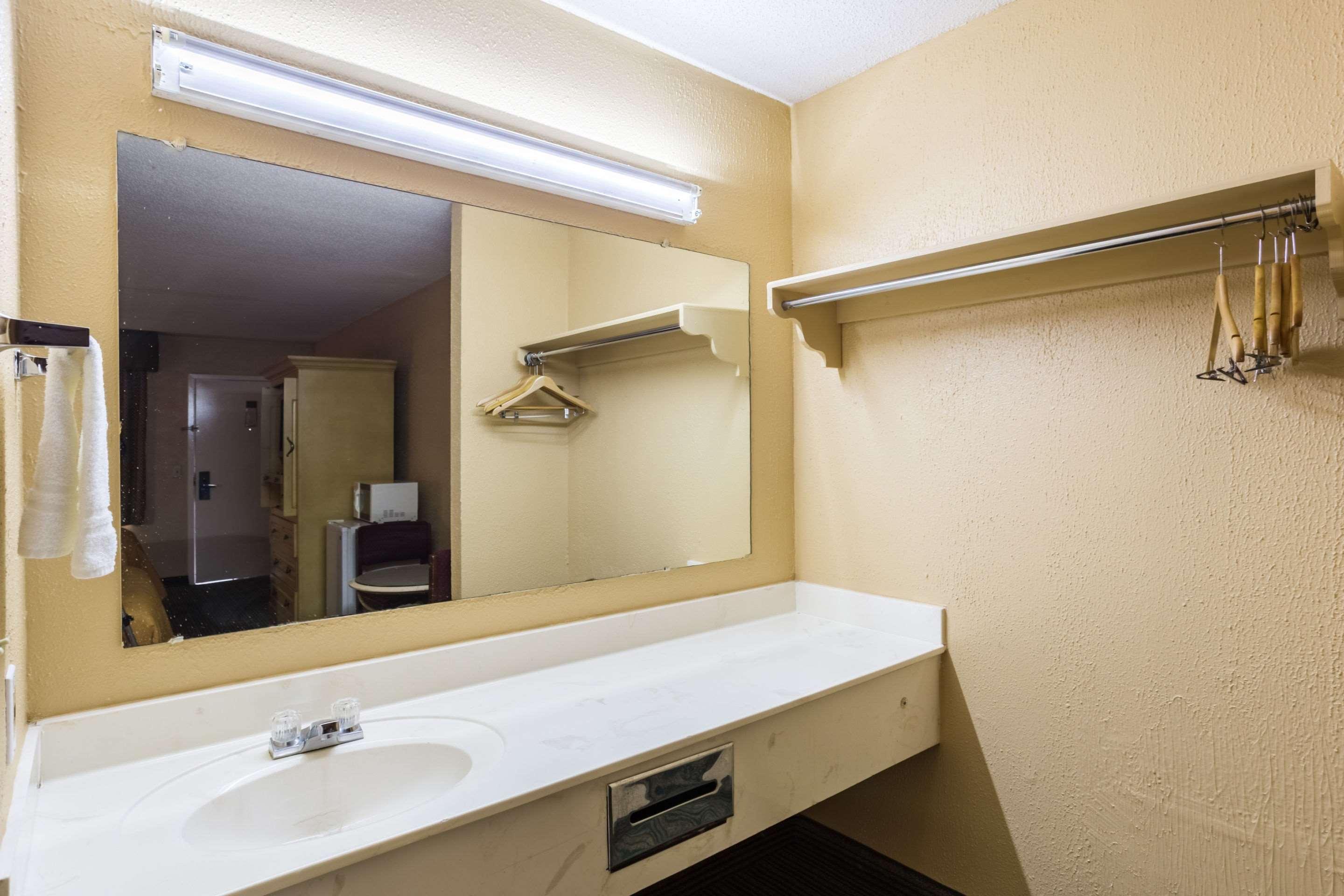 Rodeway Inn Hazlehurst Екстер'єр фото